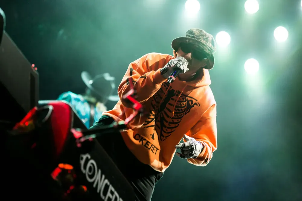 Fred Durst au micro, festival Full Force 2019