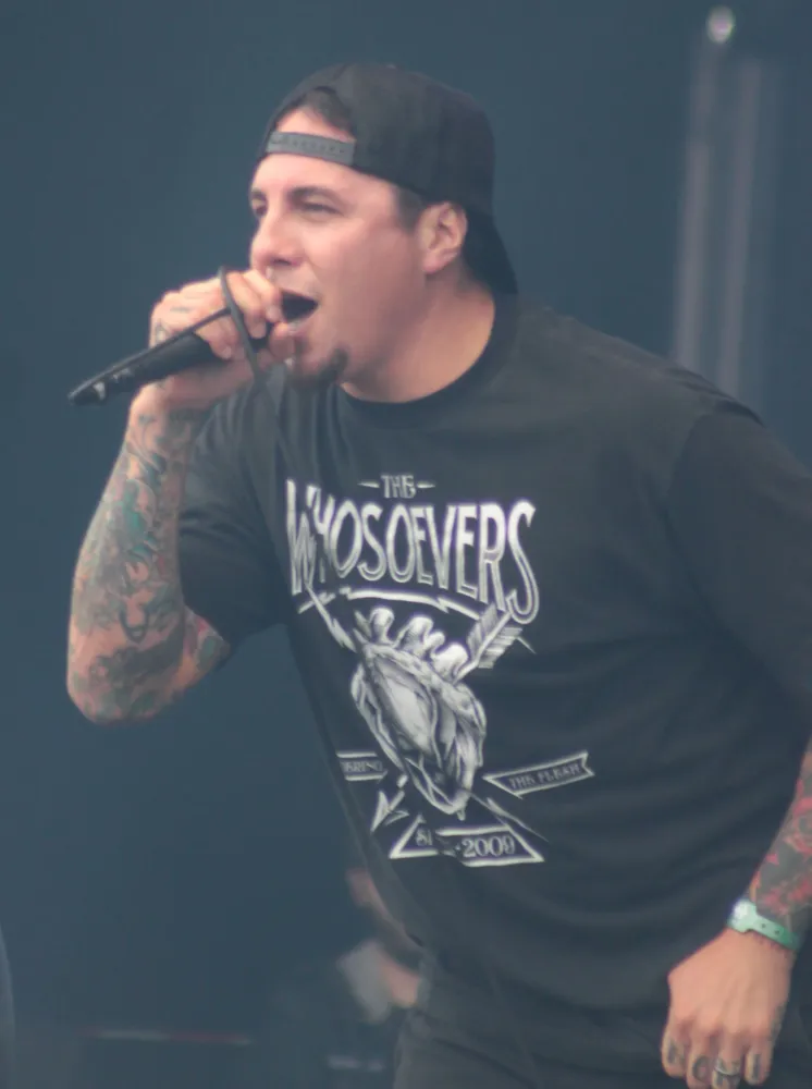 Sonny Sandoval, chanteur de P.O.D., en concert au Hellfest 2013
